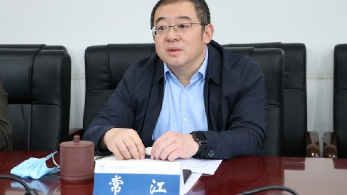 陕药集团一行来我校洽谈合作事宜