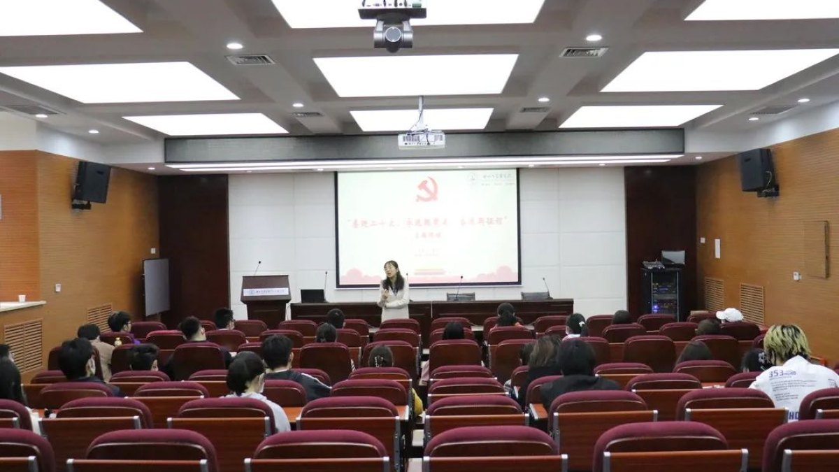 既有“意思”更有“意义”，医学院青年师生共悟伟大抗疫精神