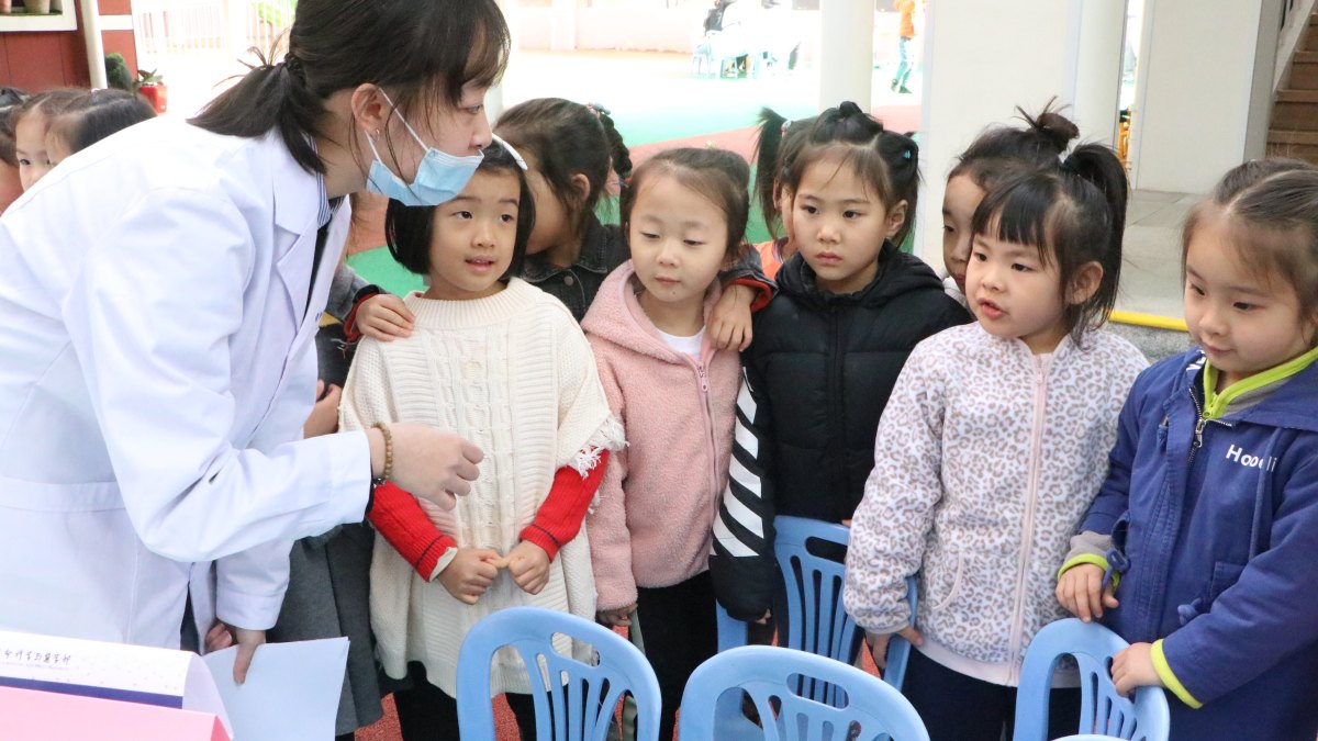学部开展“保护全球生物多样性，共建地球生命共同体”实践活动